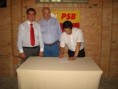 /album/galeria-de-fotos/presidente-assina-ficha-jpg/